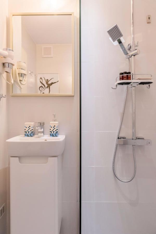 New Studio Carturesti - City Center Bukarest Eksteriør billede