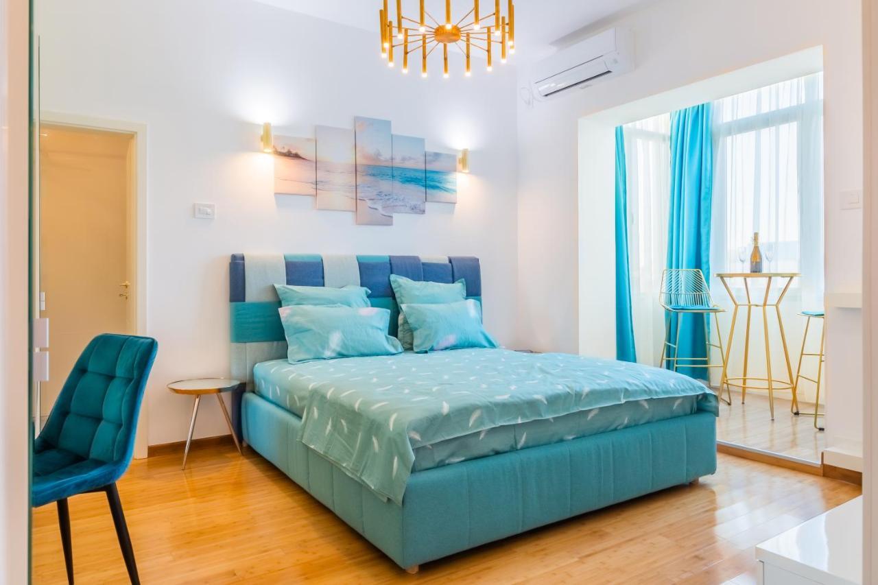 New Studio Carturesti - City Center Bukarest Eksteriør billede