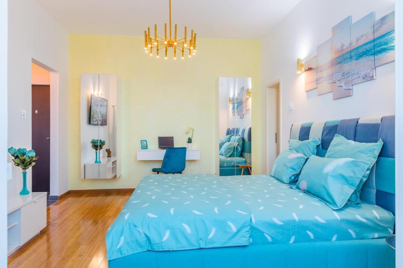 New Studio Carturesti - City Center Bukarest Eksteriør billede