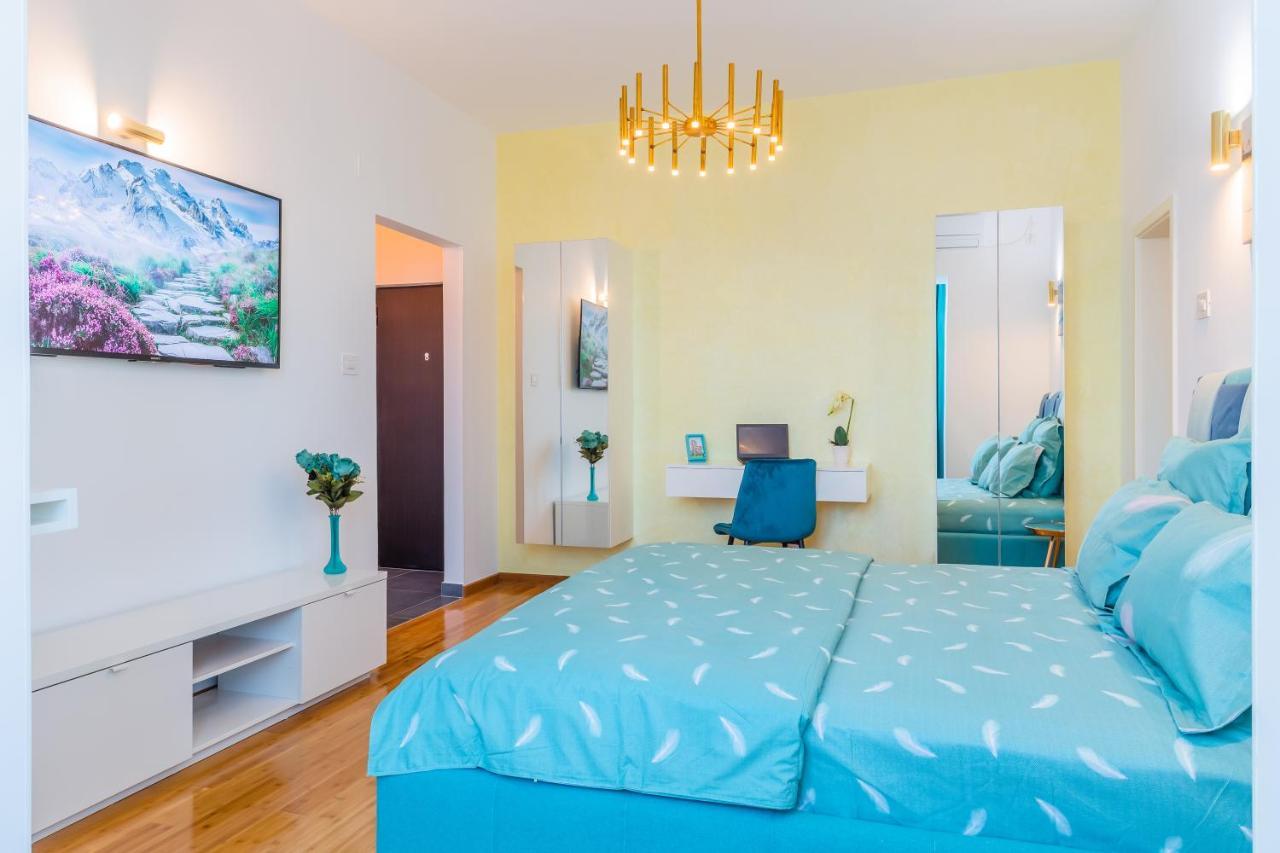 New Studio Carturesti - City Center Bukarest Eksteriør billede